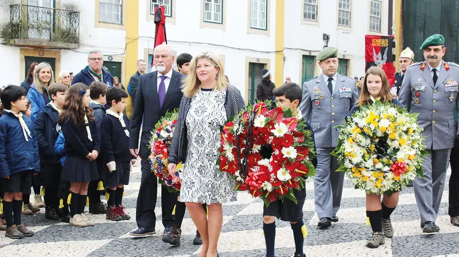 Anabela Freitas desvaloriza “guerras de alecrim e manjerona” no Dia de Tomar Anabela Freitas desvaloriza “guerras de alecrim e manjerona” no Dia de Tomar