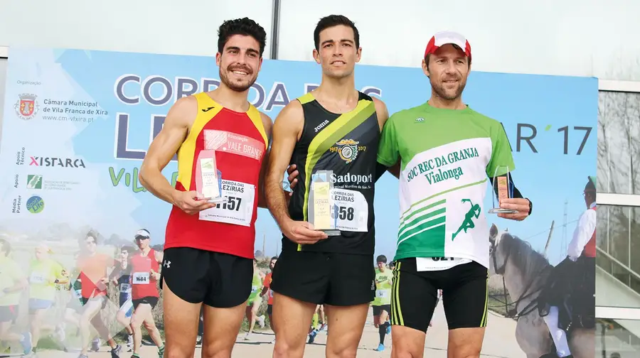 Muita lama e chuva na Corrida das Lezírias Muita lama e chuva na Corrida das Lezírias