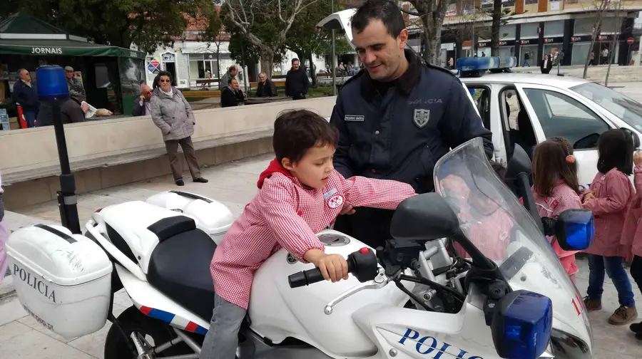 Crianças foram conhecer os agentes de protecção civil do Cartaxo