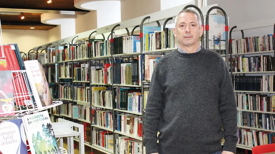 “A Internet e as redes sociais retiraram público às bibliotecas” “A Internet e as redes sociais retiraram público às bibliotecas”