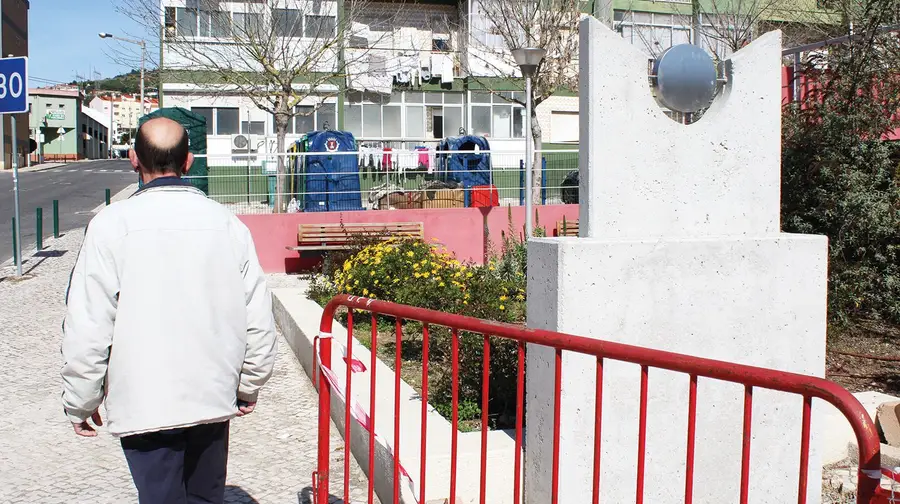Monumento em Vialonga coloca políticos e dadores de sangue em rota de colisão Monumento em Vialonga coloca políticos e dadores de sangue em rota de colisão