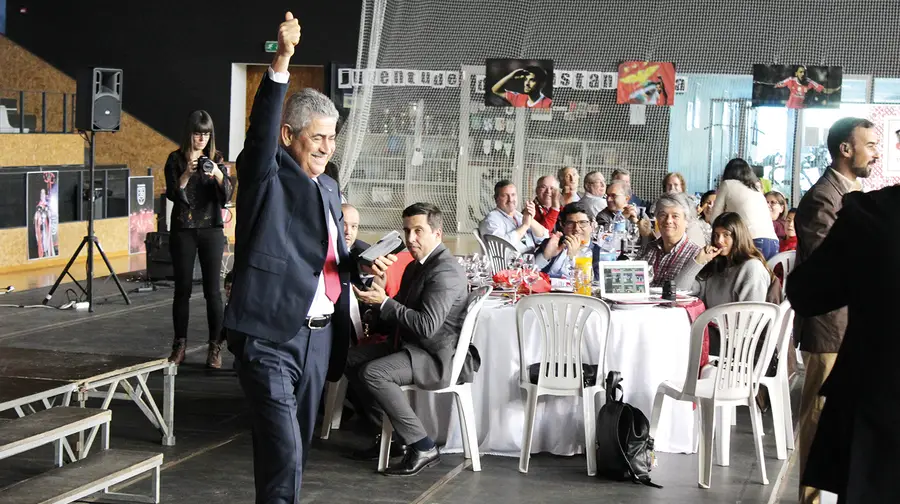 Presidente do Benfica inaugura casa do clube na Castanheira do Ribatejo