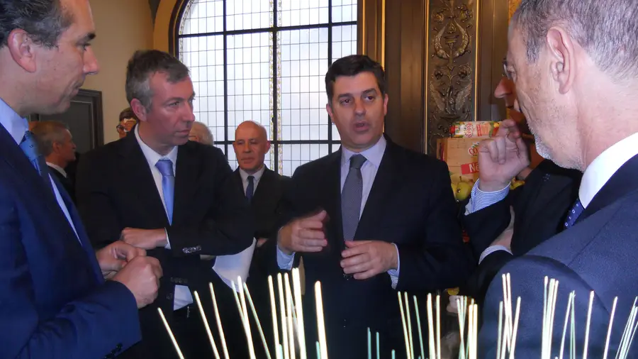 Ministro da Economia visita mostra organizada pelo Agrocluster Ribatejo em Paris