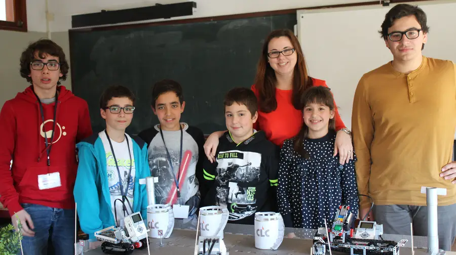 Alunos de Aveiras de Cima divertem-se a programar robôs