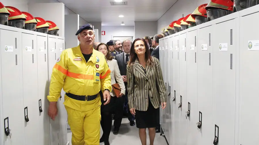 Quartel da Força Especial de Bombeiros em Almeirim com problemas ao fim de 2 anos