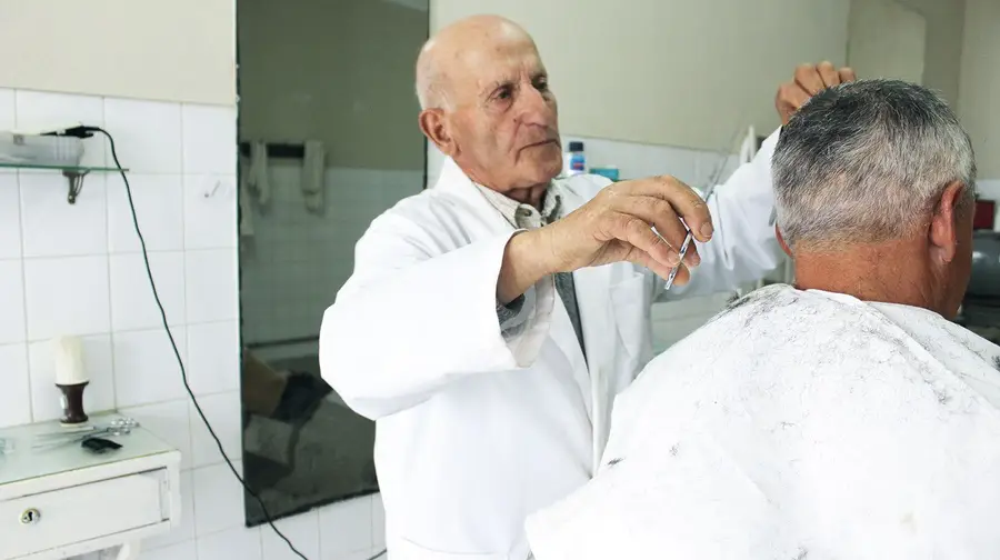 A cortar cabelos há mais de meio século em Mação