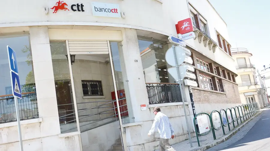 Autarcas e munícipes insatisfeitos com atrasos e enganos dos correios em Vila Franca de Xira Autarcas e munícipes insatisfeitos com atrasos e enganos dos correios em Vila Franca de Xira