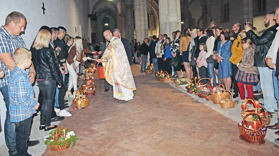 Dezenas de famílias na Páscoa da Igreja Greco - Católica Ucraniana