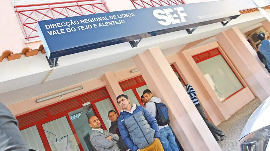 SEF de Vila Franca de Xira deixa de atender quem for de fora do concelho