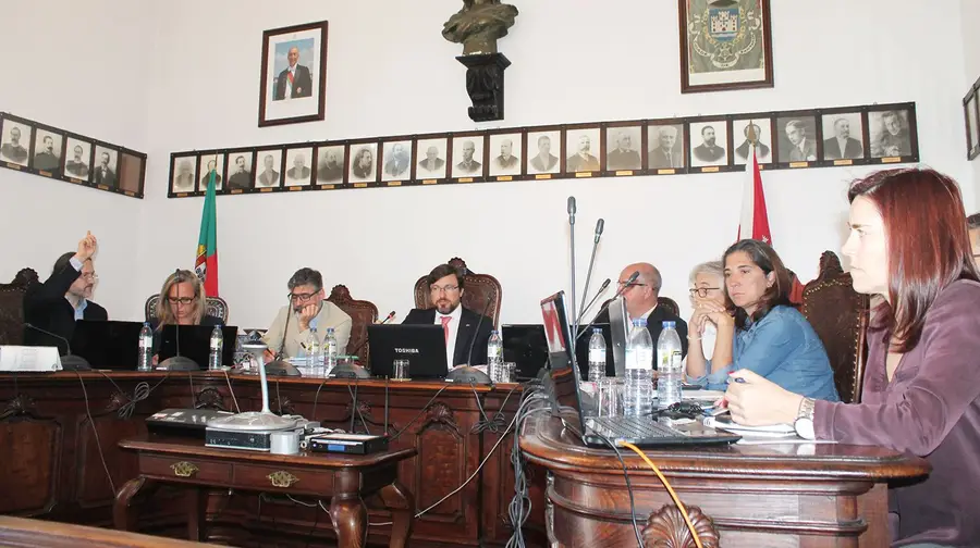 Câmara de Santarém acerta contas antigas com freguesias Câmara de Santarém acerta contas antigas com freguesias
