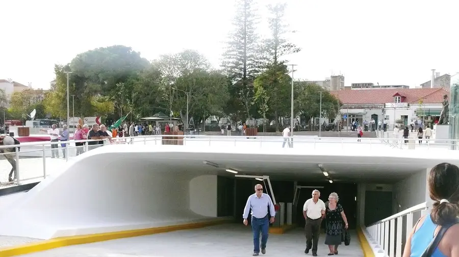 Câmara do Cartaxo assume estacionamento tarifado na cidade e reduz área abrangida Câmara do Cartaxo assume estacionamento tarifado na cidade e reduz área abrangida