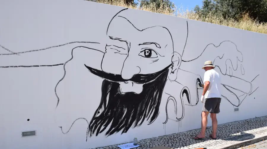 Mural dos Poetas começou a ser pintado em Constância