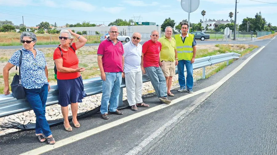 Separadores junto à EN 118 no Porto Alto continuam à espera de soluções