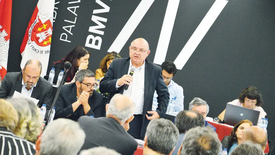 Camiões podem estar de saída do centro da Castanheira do Ribatejo Camiões podem estar de saída do centro da Castanheira do Ribatejo