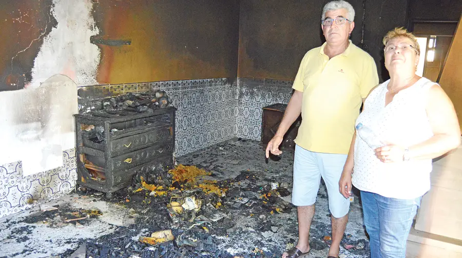 Deitou fogo à casa dos pais depois de os ter expulsado da própria residência