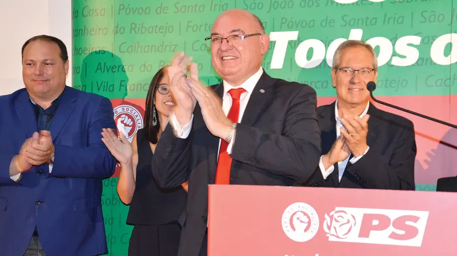 Vila Franca de Xira não pode voltar a ser um concelho periférico e suburbano Vila Franca de Xira não pode voltar a ser um concelho periférico e suburbano