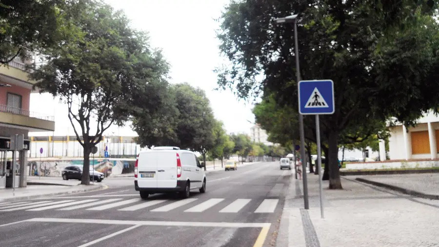 Passadeira sem lomba na Avenida Forcados Amadores de Santarém