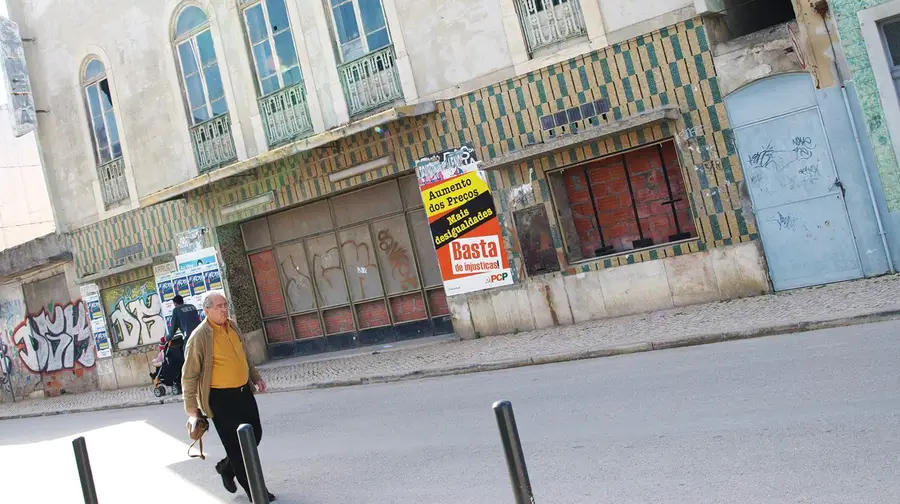 Políticos deixaram teatro de Alhandra chegar a um estado “vergonhoso” Políticos deixaram teatro de Alhandra chegar a um estado “vergonhoso”