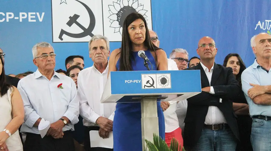 Multidão aplaudiu a candidata da CDU à Câmara de Vila Franca de Xira Multidão aplaudiu a candidata da CDU à Câmara de Vila Franca de Xira