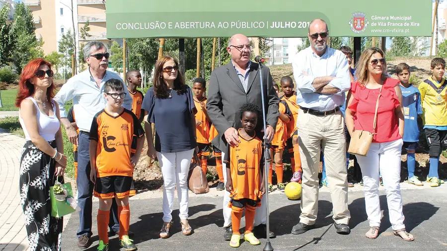 Parque Urbano de Vialonga está concluído mas a falta de piscinas deu que falar Parque Urbano de Vialonga está concluído mas a falta de piscinas deu que falar