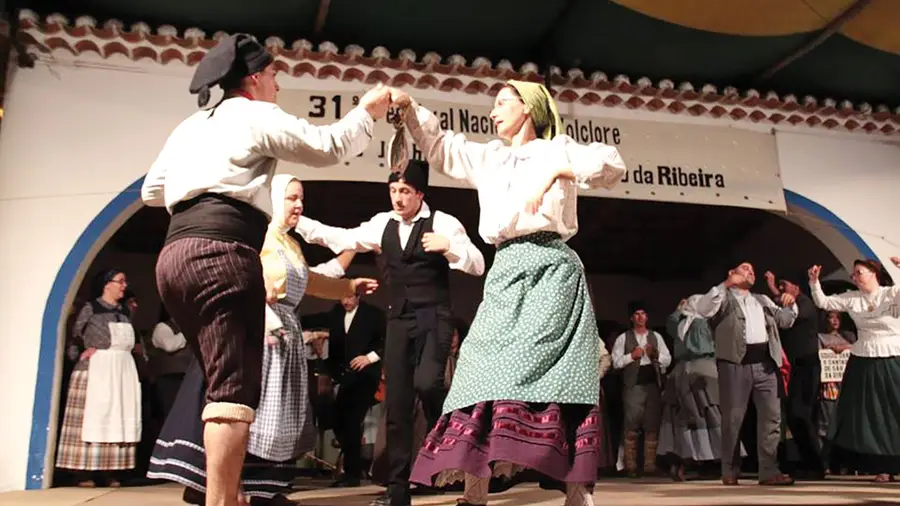 Danças e cantares em São João da Ribeira Danças e cantares em São João da Ribeira