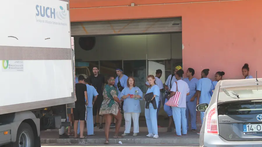 Onze pessoas levadas ao hospital por intoxicação em lavandaria de Vialonga