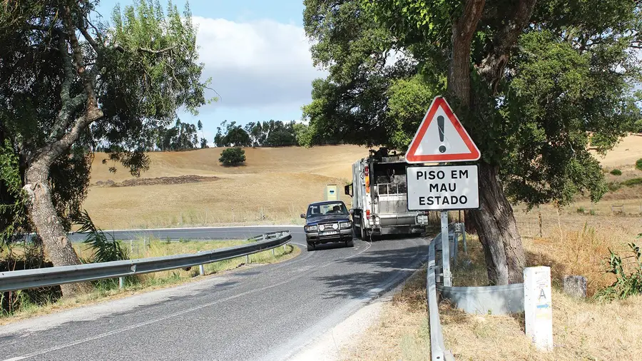 Governo falha mais uma vez previsão para obras na Estrada Regional 361 Governo falha mais uma vez previsão para obras na Estrada Regional 361