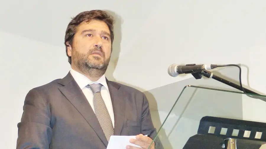 Presidente da Câmara de Alpiarça atropela idosa na passadeira em Coimbra Presidente da Câmara de Alpiarça atropela idosa na passadeira em Coimbra