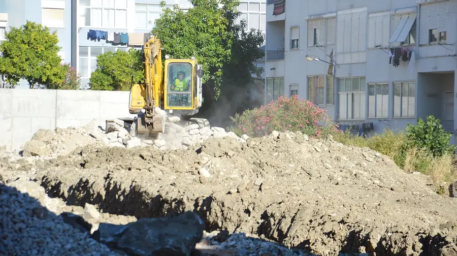 “Problemas graves” no solo complicam obras no polidesportivo do Bom Retiro