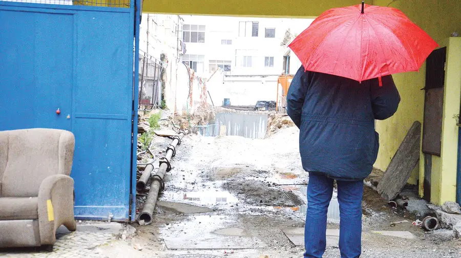 Continua o impasse com obra polémica no centro de Alverca Continua o impasse com obra polémica no centro de Alverca