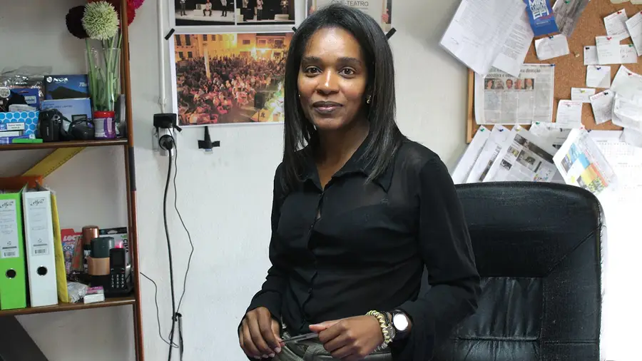 Uma directora financeira que se divide entre a gestão e o teatro Uma directora financeira que se divide entre a gestão e o teatro
