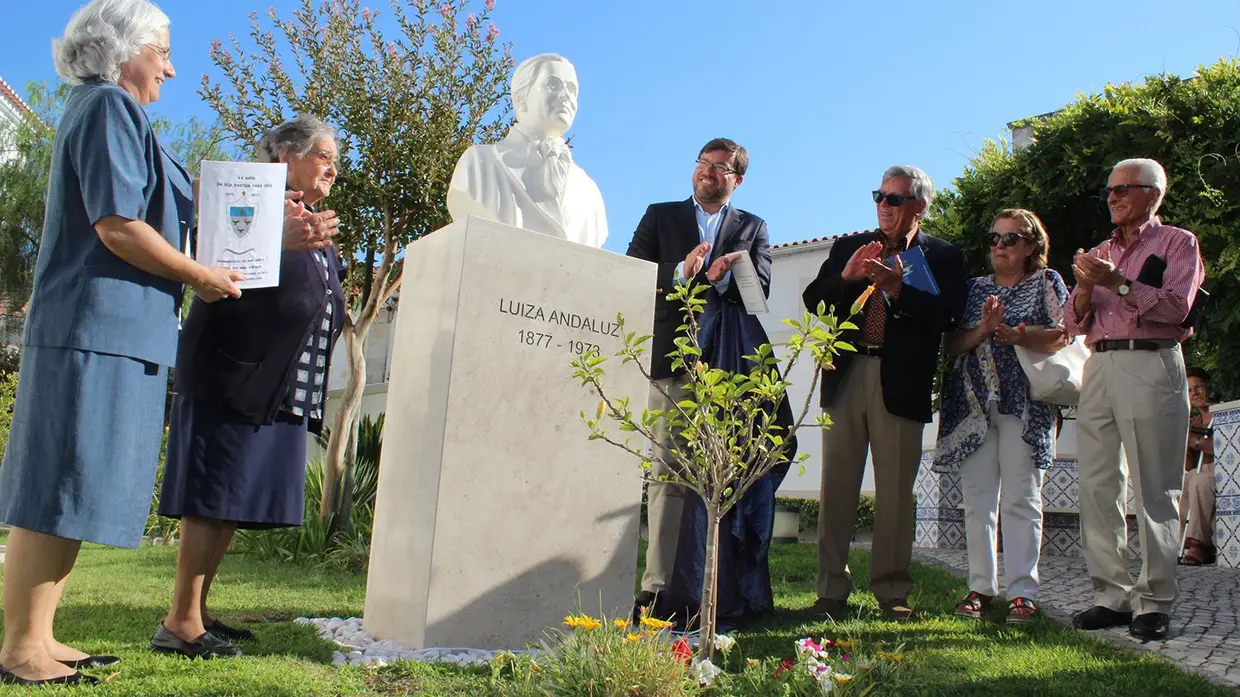 Inauguração do busto da Madre Luíza Andaluz