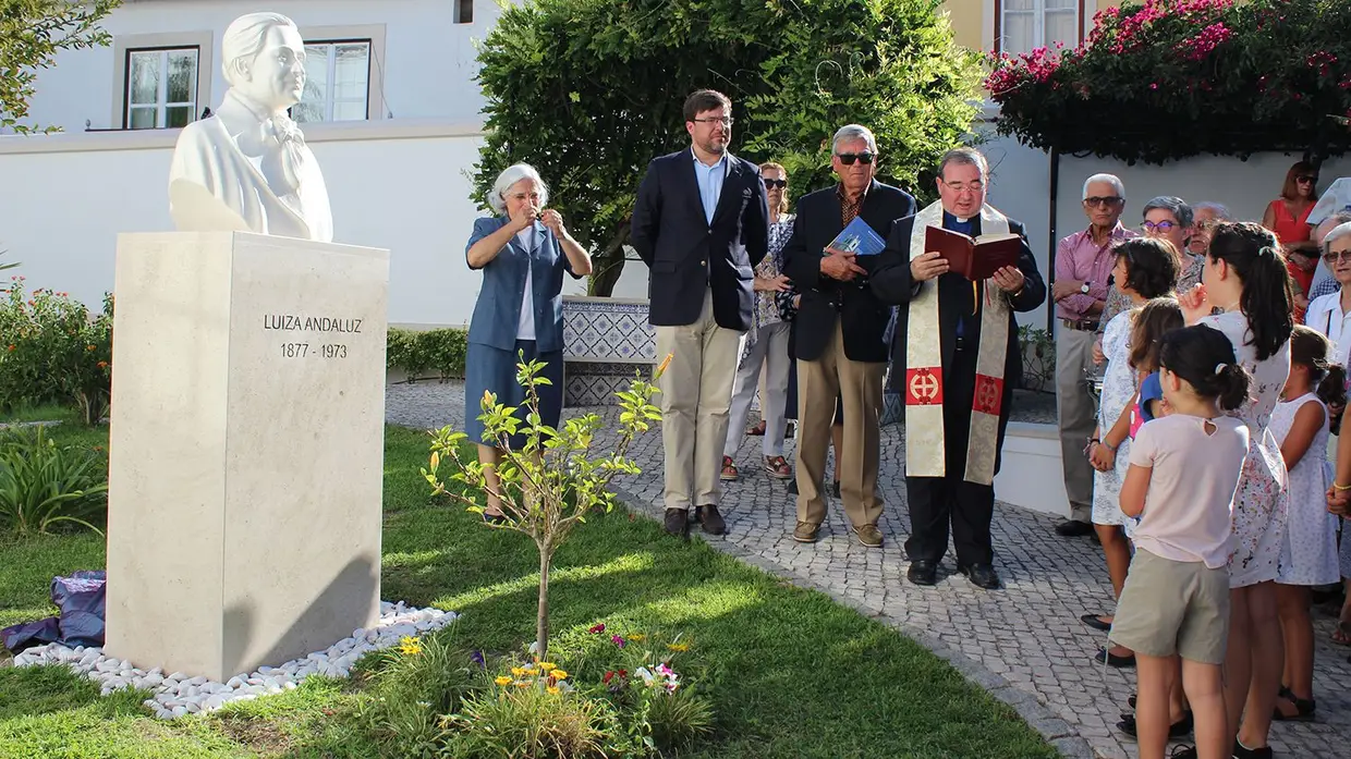 Inauguração do busto da Madre Luíza Andaluz