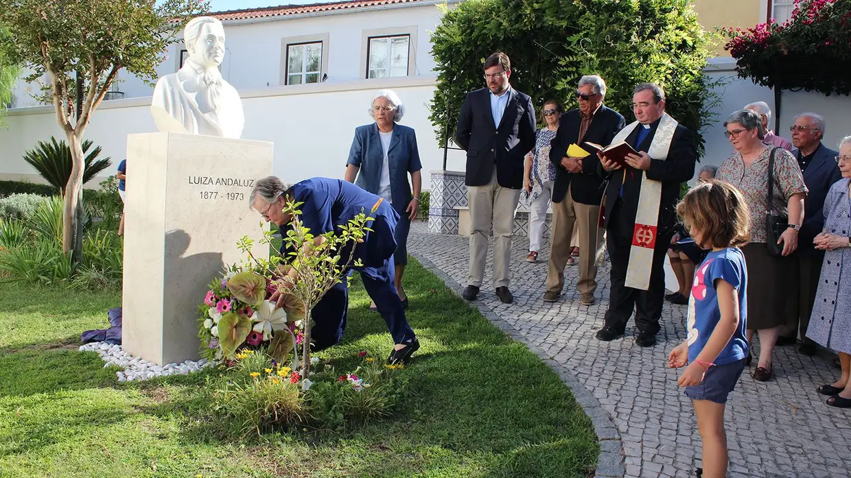 Inauguração do busto da Madre Luíza Andaluz