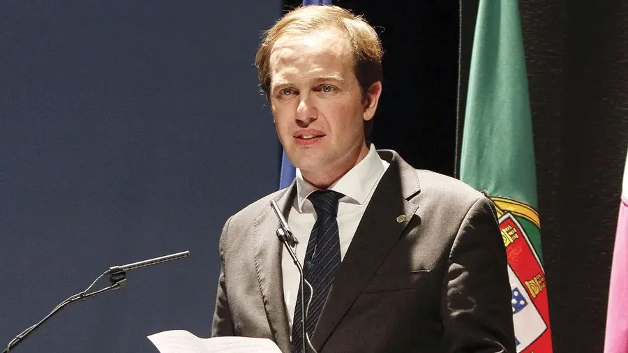 Câmara não espera pelo ministério e avança com obras na Extensão de Saúde de Valada Câmara não espera pelo ministério e avança com obras na Extensão de Saúde de Valada