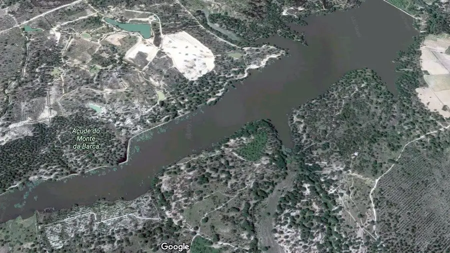 Retomadas buscas para encontrar jovem desaparecido na Barragem do Monte da Barca Retomadas buscas para encontrar jovem desaparecido na Barragem do Monte da Barca
