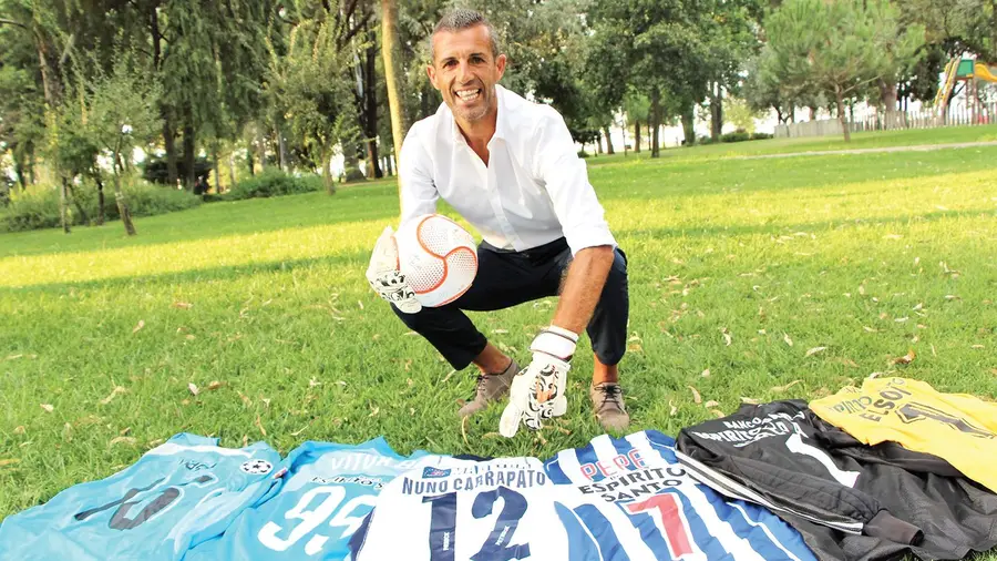Carrapato é um dos jogadores mais velhos da região e não quer sair dos relvados Carrapato é um dos jogadores mais velhos da região e não quer sair dos relvados