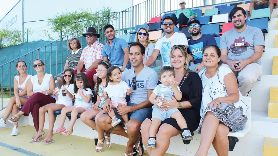 Família e amigos são claque de jogador do Coruchense Família e amigos são claque de jogador do Coruchense