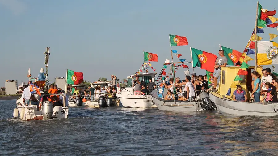 Mesmo com sentimentos de luto cumpriu-se a bênção dos barcos avieiros