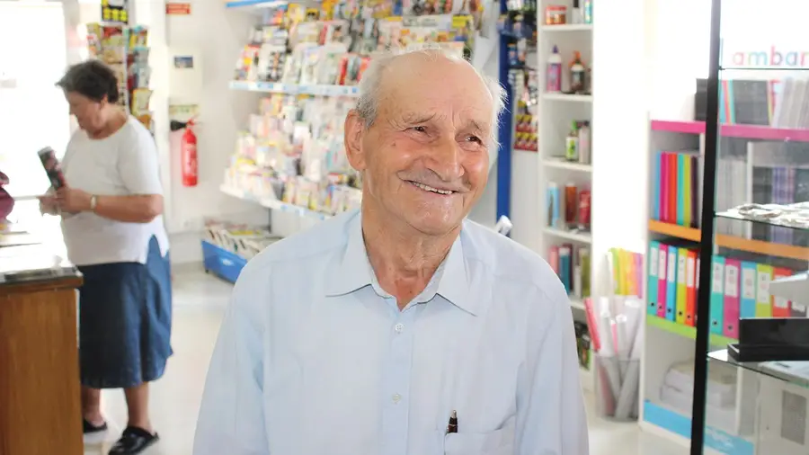Fez a quarta classe na tropa e já escreveu quatro livros