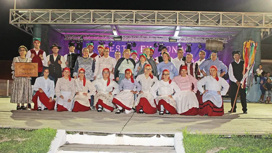 Danças ribatejanas nas festas de Vale de Cavalos Danças ribatejanas nas festas de Vale de Cavalos
