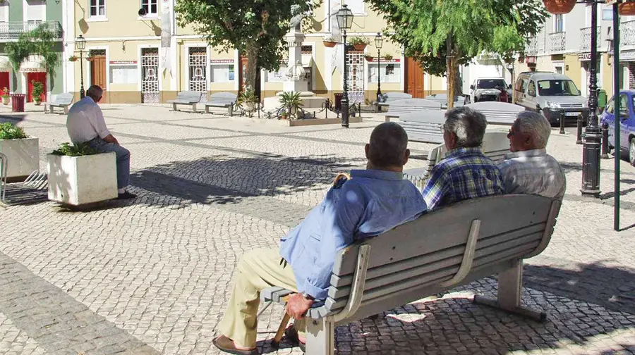 Moradores de Alhandra querem mais polícia na rua depois de assaltos e agressões Moradores de Alhandra querem mais polícia na rua depois de assaltos e agressões