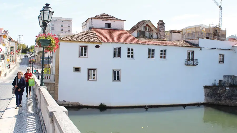 Convento de Santa Iria e antigo colégio feminino novamente à venda