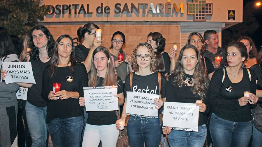 “Somos nós que cuidamos dos doentes mas ninguém cuida de nós” “Somos nós que cuidamos dos doentes mas ninguém cuida de nós”