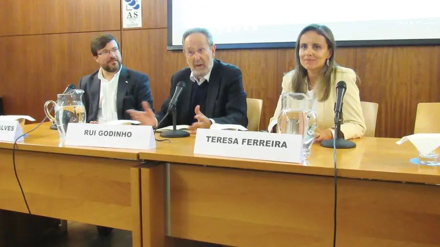 Seminário em Santarém sobre eficiência energética em sistemas de saneamento básico Seminário em Santarém sobre eficiência energética em sistemas de saneamento básico