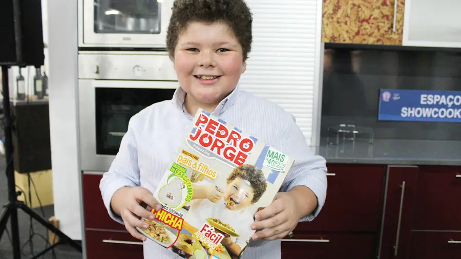Minichef apresenta livro “Vamos Comer” e revista “Pedro Jorge”