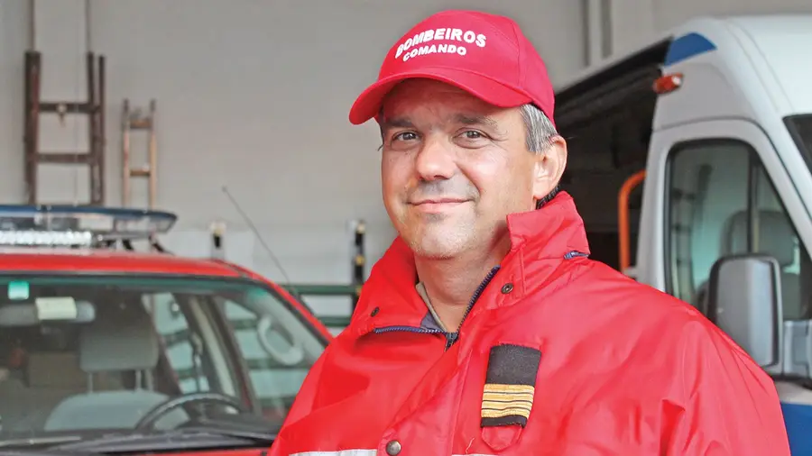 “Tenho 48 anos de idade e 48 anos de bombeiro” “Tenho 48 anos de idade e 48 anos de bombeiro”