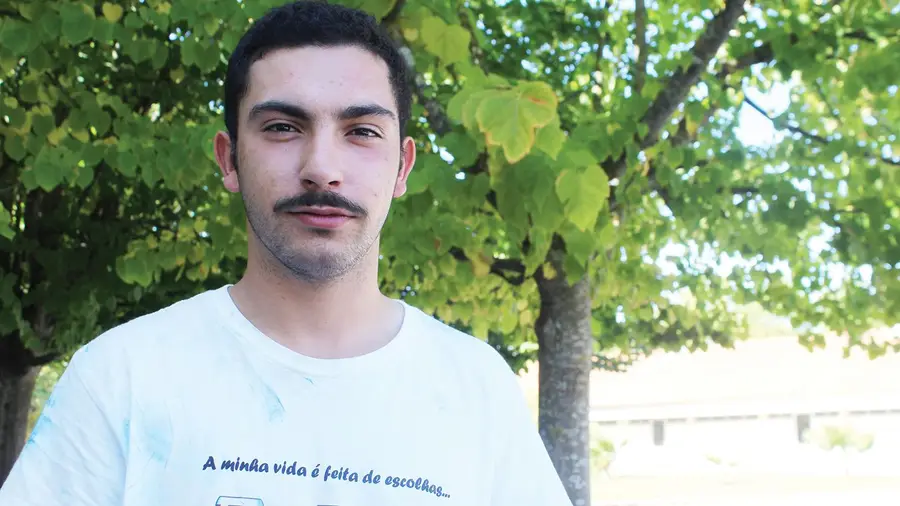 “A praxe ocupa muito tempo e eu estou aqui para ir às aulas” “A praxe ocupa muito tempo e eu estou aqui para ir às aulas”