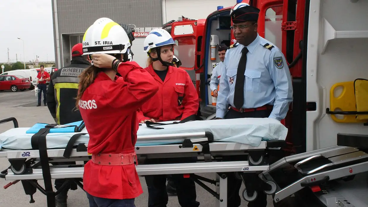 Início do novo ano lectivo da formação conjunta dos bombeiros de Vila Franca de Xira