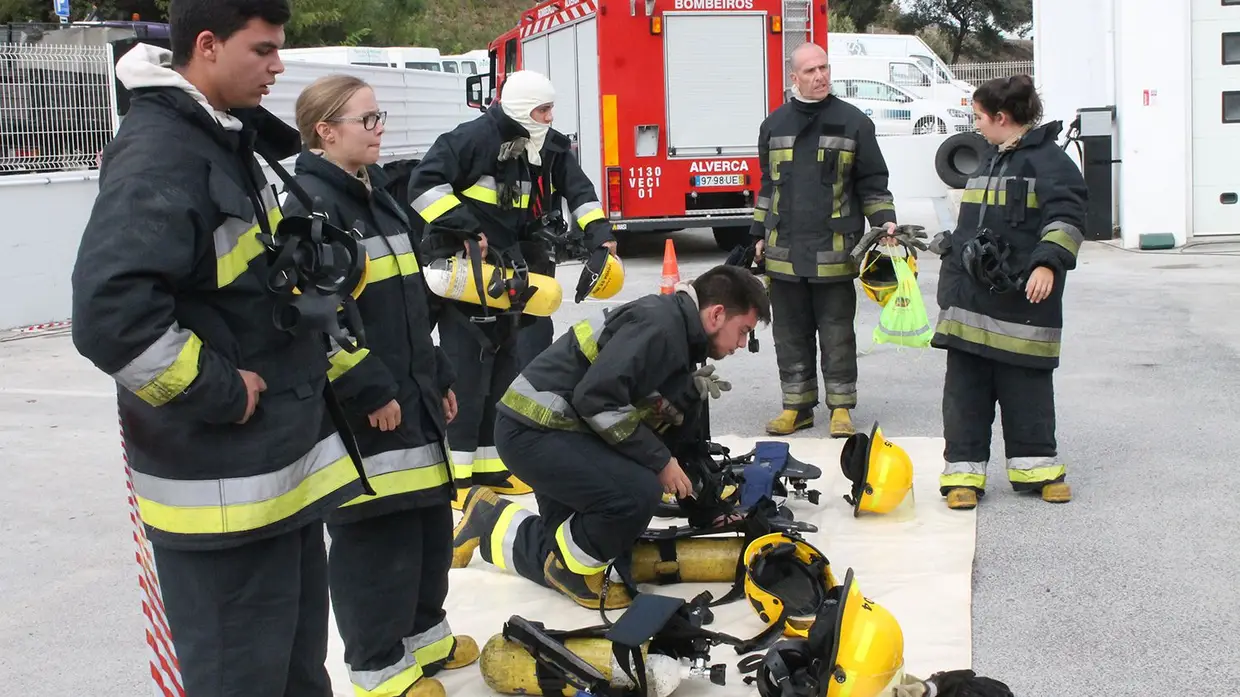 Início do novo ano lectivo da formação conjunta dos bombeiros de Vila Franca de Xira